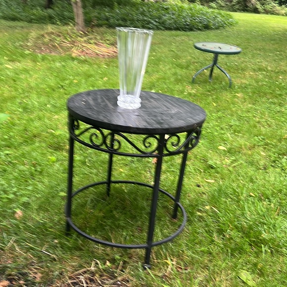 German crystal vase 10 1/2 inches high - Picture 5 of 5